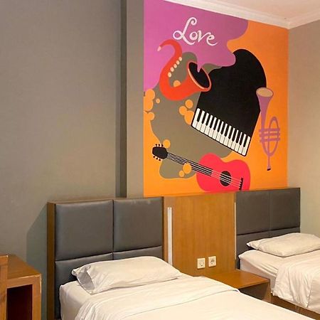 Votel Viure Hotel Jogjakarta Maguwo Extérieur photo