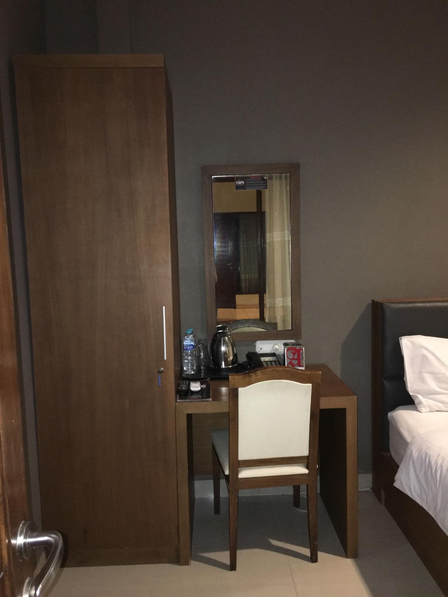 Votel Viure Hotel Jogjakarta Maguwo Extérieur photo