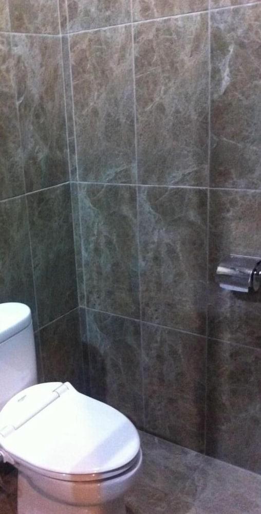 Votel Viure Hotel Jogjakarta Maguwo Extérieur photo
