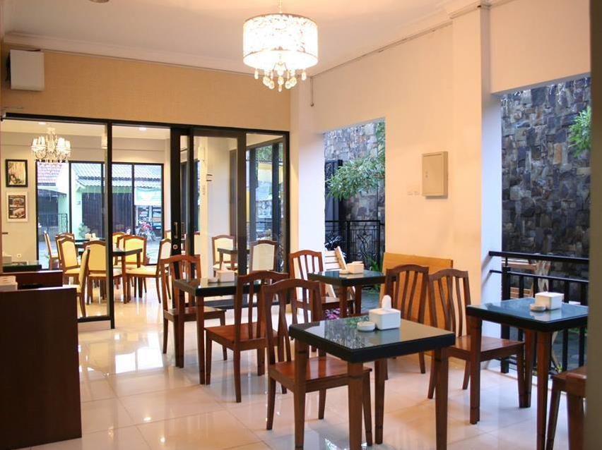 Votel Viure Hotel Jogjakarta Maguwo Extérieur photo